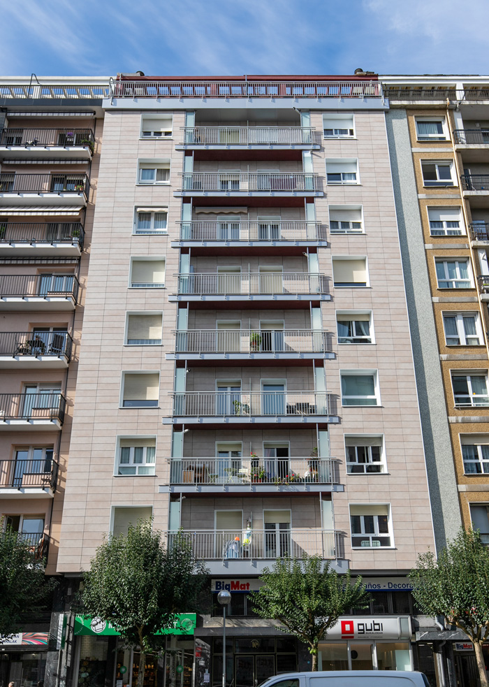 rehabilitación de fachada de edificio en Amara, Donostia